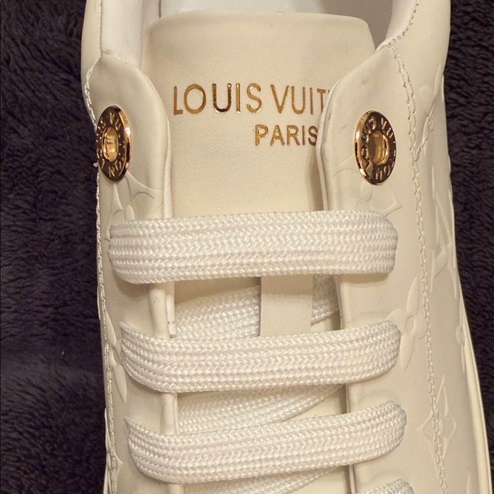 Louis Vuitton Cream Sneakers with Brown Details - Picture 7 of 13